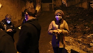 Yanan evi için gözyaşları döktü 