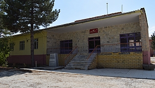 "Akçadağ Köy Enstitüsü mezunu öğretmendi"