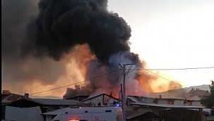 Alevler metrelerce yukarıya yükseldi