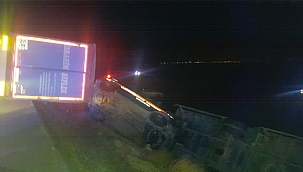 Aşırı rüzgar nedeniyle 6 araç devrildi