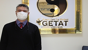 Bal arılarına kendilerini ısırtıyorlar!