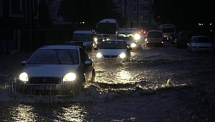 Çanakkale'de sokaklar göle döndü