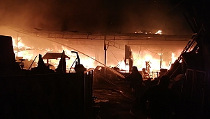 Hızar atölyesindeki yangın korkuttu