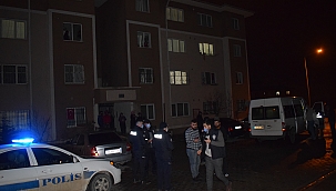 Önce eşini sonra kendini bıçaklamış 