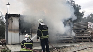 İnşaat konteyneri alev alev yandı 