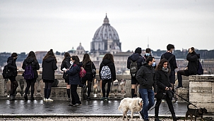 İtalya'da 18 bin 627 yeni vaka