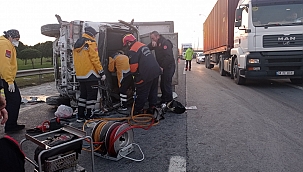 Kamyonet minibüse çarptı: 3 yaralı