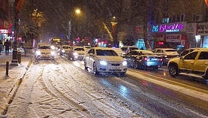 Kar yağışı ve tipi sürücülere zor anlar yaşattı