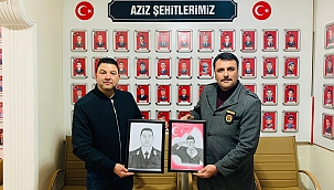 Kara kalem portresiyle anlamlı teşekkür 