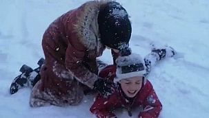 Karın keyfini çocuklar sürdü! 