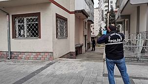 Kız kardeşlerini ekmek bıçağıyla bıçakladı 