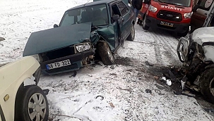 Konya'da 3 araç çarpıştı: 1ölü 4 yaralı