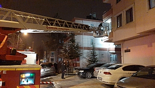 Mahsur kalan kadını itfaiye kurtardı 