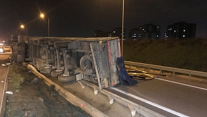 Marmara Otoyolu'nda TIR devrildi 