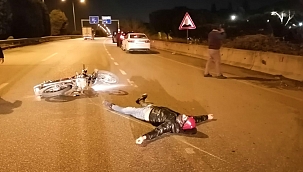 Motosiklet devrildi sürücü ölümden döndü 