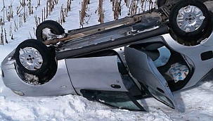 Otomobil şarampole yuvarlandı: 2 yaralı 