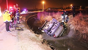 Otomobil sulama kanalına düştü 