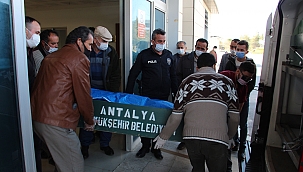 Otomobil ve traktör çarpıştı: 2 ölü