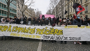 Paris'te polis şiddeti karşıtı protesto 