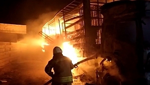 Park halinde alev alan tır küle döndü