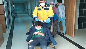 Parmaklarını yem makinesine kaptırdı 