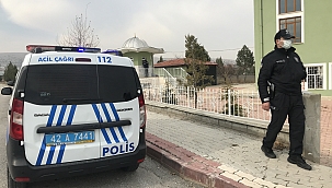 Şadırvan girişinde ölü bulundu
