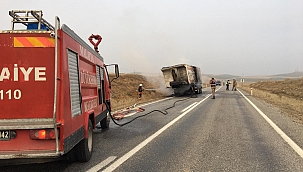 Seyir halindeki kamyonda yangın!