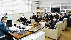 Taraftarlardan fanatik müdüre ziyaret 