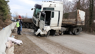 Tır Abant yolunu kapattı: 2 yaralı
