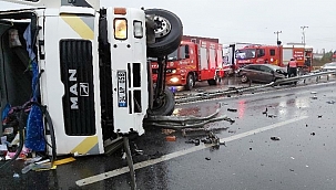 Tır ile otomobil çarpıştı: 3 yaralı