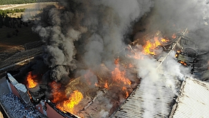 Üniversitenin deposunda yangın 