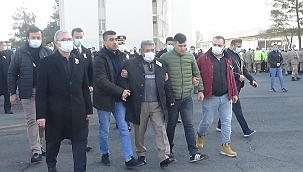 "Vatan sağ olsun bir Mehmet gider bin Mehmet gelir"