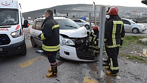 Yolcu minibüsü ile otomobil çarpıştı: 7 yaralı 