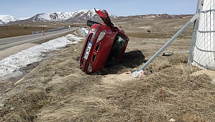 112 personelleri kaza yaptı: 2 yaralı!