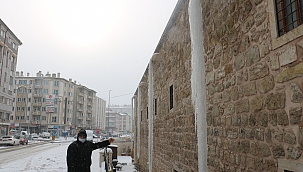 6 metre uzunluğunda sarkıtlar oluştu