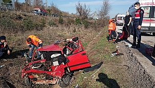 Balıkesir'de otomobil takla attı 