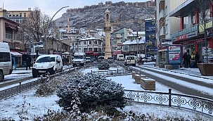 Bayburt'ta lapa lapa kar yağışı 