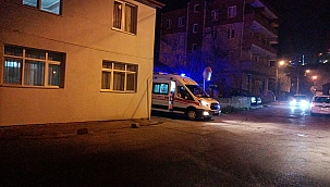 Bıçakla kendisine zarar verdi 