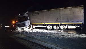 Buzlu yollar kazalara neden oldu!