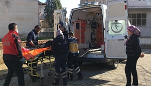 Çatıya çıkan genç kız aşağıya atladı