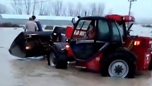 Edirne'de araçlar yolda mahsur kaldı