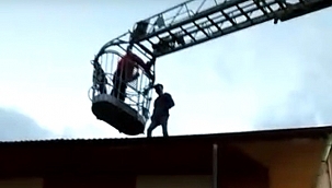 Gencin imdadına itfaiye yetişti