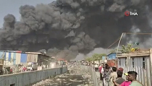 Hindistan'da hurdalıkta büyük yangın 