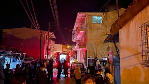 İzmir'de çatı katı yangını korkuttu 