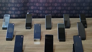 Kaçak telefonları satamadan yakalandı 