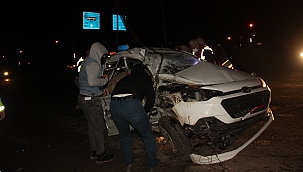 Beton mikseri ile otomobil çarpıştı!