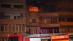 Kömür sobası evi yaktı 