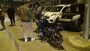 Motosiklete otomobil çarptı: 1 yaralı 