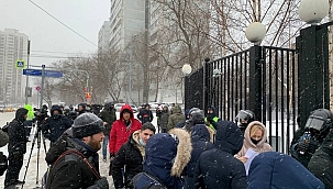 Navalny'nin hakaret davası ertelendi