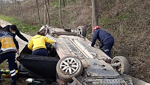 Otomobil şarampole yuvarlandı: 2 yaralı
